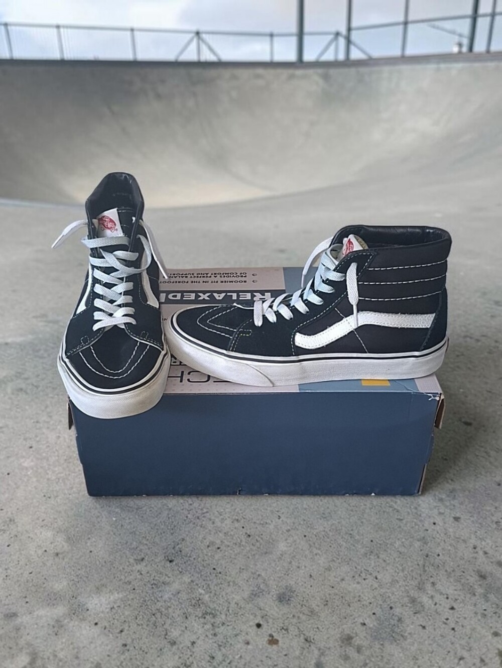 Vans Men’s Sk8-Hi Classic Black/White High-Top Skate Shoes Size 7.5